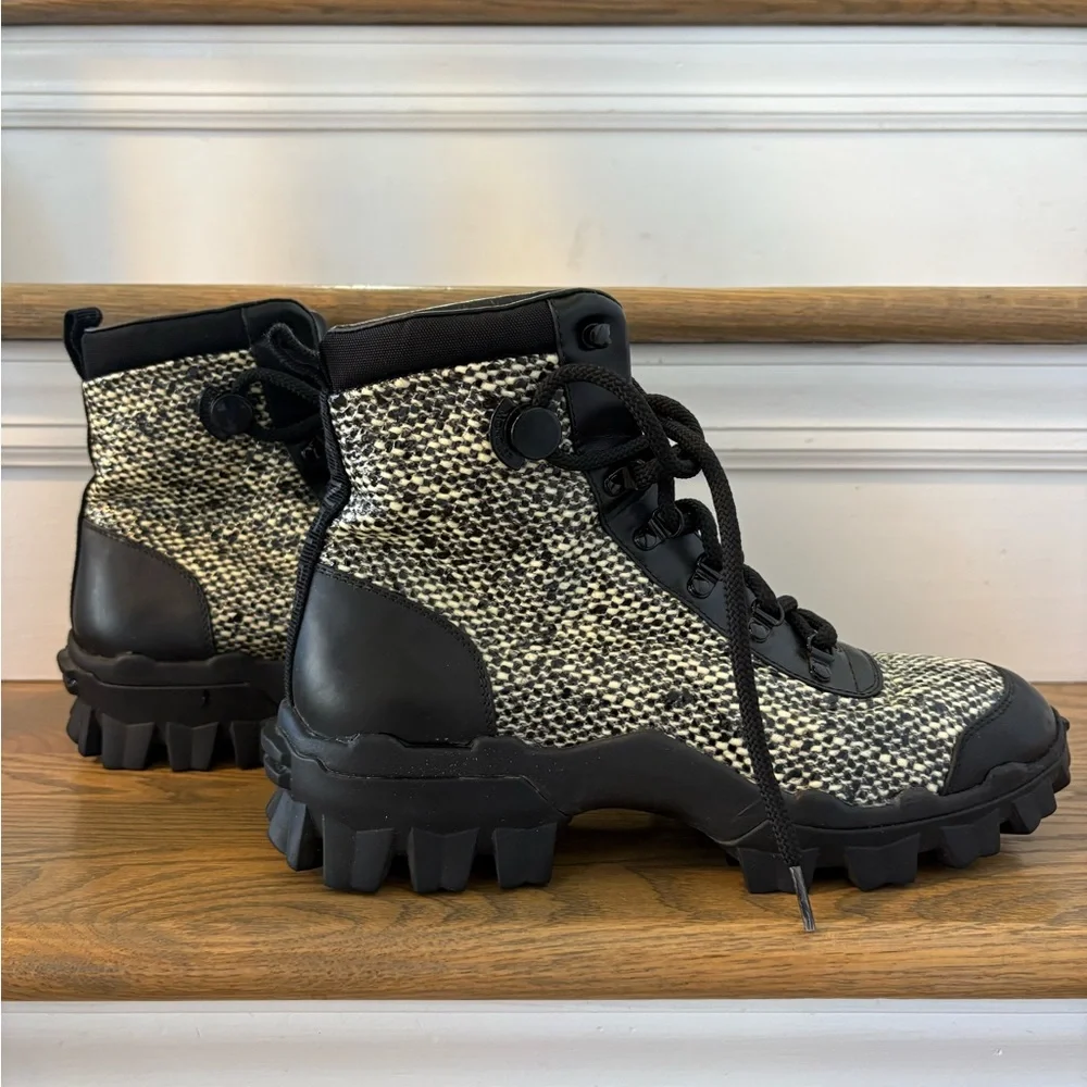 Limited Edition Moncler Helis White/ Black Leather Lace Up Ankle Boots - Picture 2 of 9